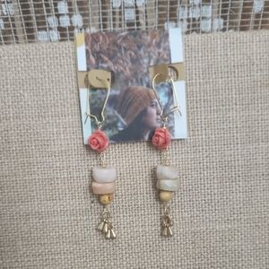 NWT Hamdmade Rose And Gemstone Earrings